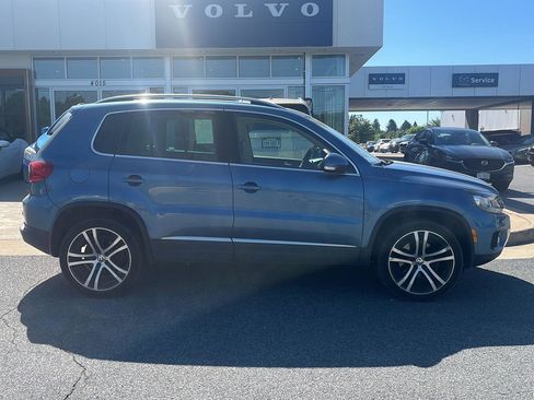 Used 2017 Volkswagen Tiguan SEL AWD/4WD image 4