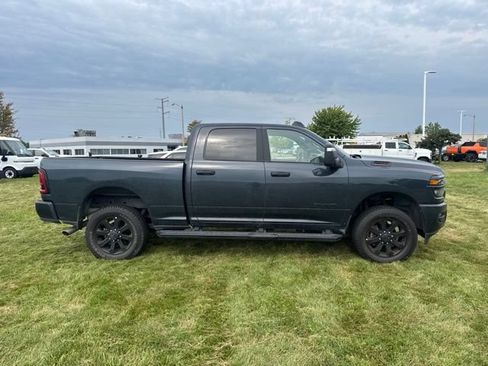 Used 2025 RAM 2500 Big Horn AWD/4WD image 3