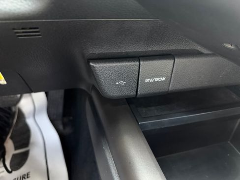 Used 2022 Toyota Camry SE AWD/4WD image 24