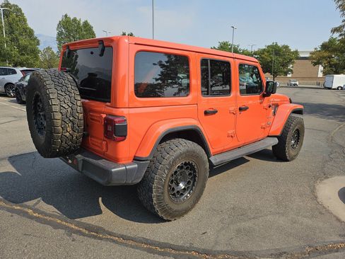 Used 2019 Jeep Wrangler Unlimited Sahara w/ Uconnect 4C Nav & Sound Group AWD/4WD image 5
