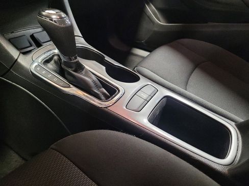Used 2017 Chevrolet Cruze LT FWD image 26