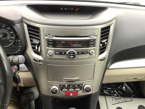 Used 2010 Subaru Outback 2.5i Premium image 32