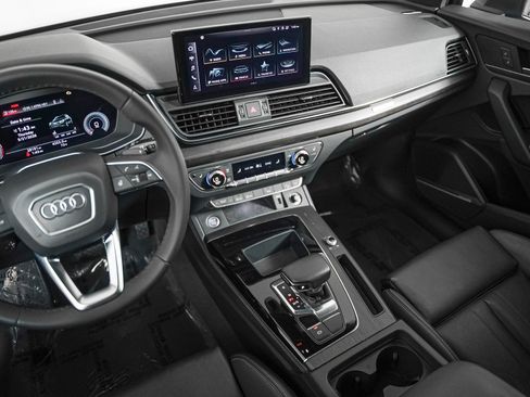 Used 2023 Audi Q5 2.0T Premium Plus w/ Premium Plus Package AWD/4WD image 14