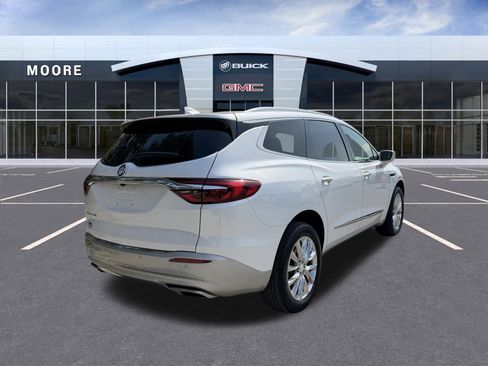 Used 2020 Buick Enclave Essence w/ Sound and Sites Package image 3
