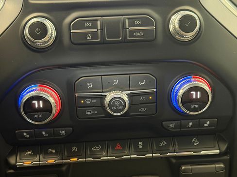 Used 2019 GMC Sierra 1500 SLT w/ SLT Premium Plus Package image 17