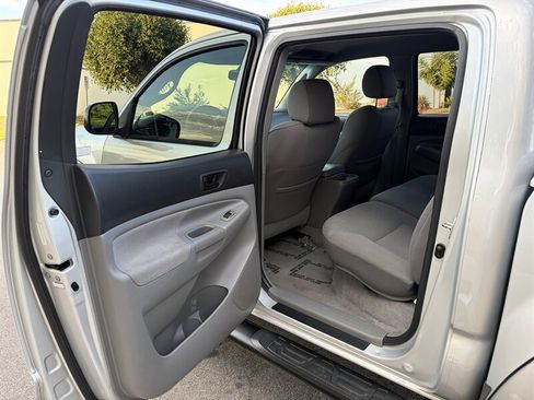 Used 2006 Toyota Tacoma PreRunner w/ TRD Off-Road Pkg #1 RWD image 25