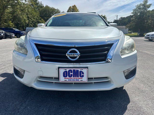 Used 2015 Nissan Altima 2.5 S w/ Sport Value Package FWD image 2