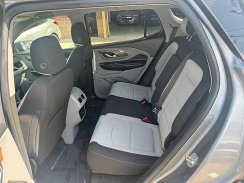 Used 2020 GMC Terrain SLE w/ Driver Convenience Package FWD image 9