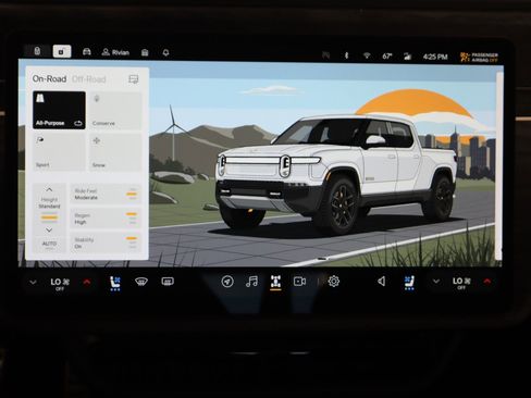 Used 2022 Rivian R1T Adventure image 20