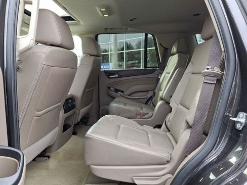 Used 2017 GMC Yukon SLT image 10