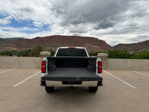 Used 2018 Chevrolet Silverado 1500 LT w/ All Star Edition AWD/4WD image 8