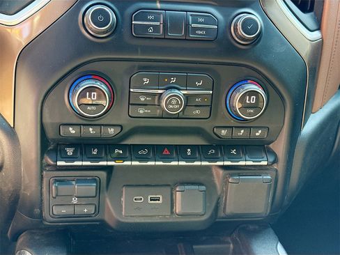 Used 2021 Chevrolet Silverado 3500 High Country image 16