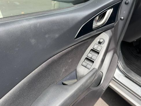 Used 2015 MAZDA MAZDA3 i Sport FWD image 22