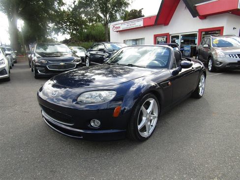 Used 2007 MAZDA MX-5 Miata Touring w/ Interior Trim Pkg image 17