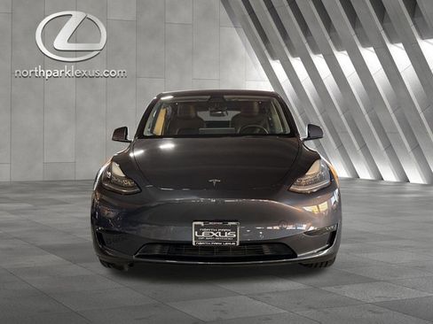Used 2021 Tesla Model Y Long Range image 7