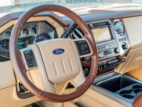 Used 2012 Ford F250 King Ranch w/ King Ranch w/Chrome Pkg image 24