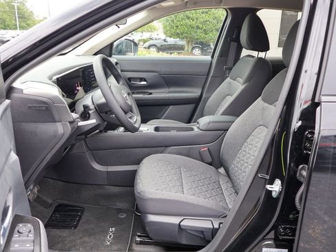 New 2026 Nissan Kicks SV FWD image 7