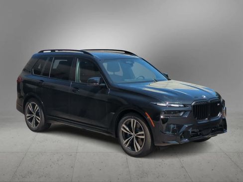 New 2026 BMW X7 M60i image 2