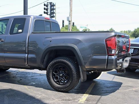 Used 2019 Toyota Tacoma SR w/ SX Package AWD/4WD image 12