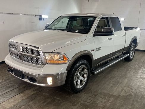 Used 2017 RAM 1500 Laramie w/ Convenience Group AWD/4WD image 2