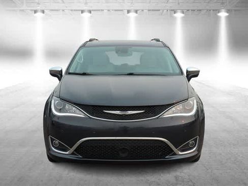 Used 2020 Chrysler Pacifica Limited w/ Advanced Safetytec Group FWD image 3