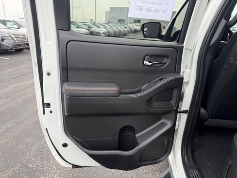 Used 2023 Nissan Frontier PRO-4X w/ Pro-4X Premium Package image 17