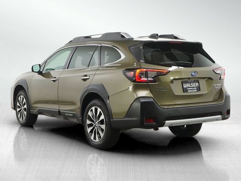 Used 2023 Subaru Outback Touring AWD/4WD image 3