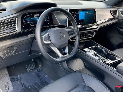 Used 2025 Volkswagen Atlas Cross Sport SE AWD/4WD image 8