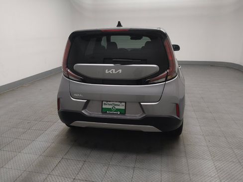 Used 2025 Kia Soul LX w/ LX Technology Package image 7