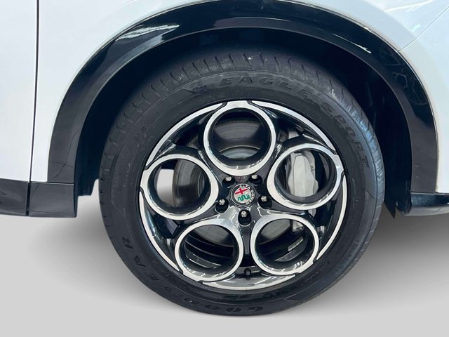 Used 2024 Alfa Romeo Tonale Ti AWD/4WD image 6