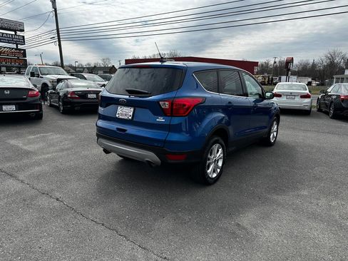Used 2019 Ford Escape SE image 5