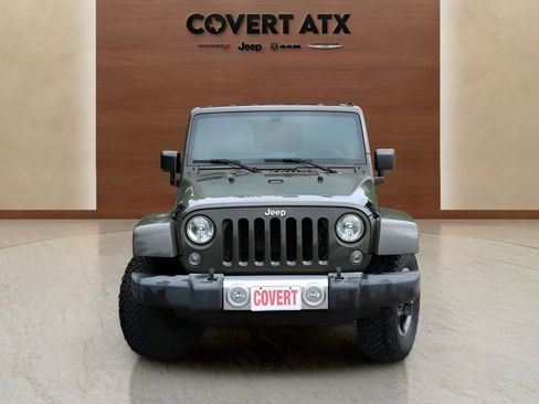 Used 2015 Jeep Wrangler Unlimited Sahara w/ Max Tow Package AWD/4WD image 8