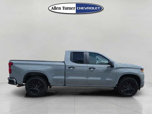 Used 2024 Chevrolet Silverado 1500 Custom image 3