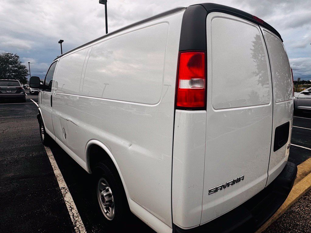 Used 2023 GMC Savana 2500 RWD image 5