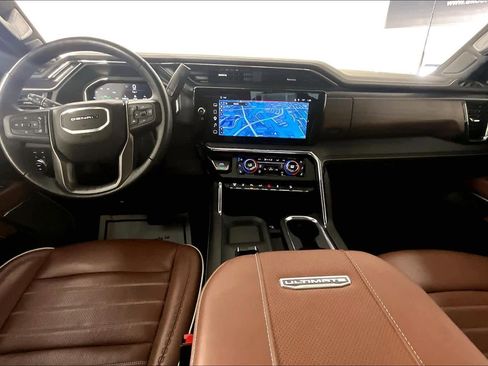 Certified 2025 GMC Sierra 2500 Denali Ultimate w/ Max Trailering Package AWD/4WD image 15