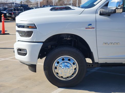 New 2026 RAM 3500 Laramie AWD/4WD image 5