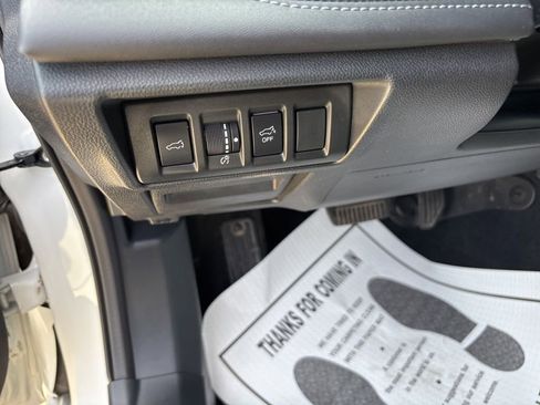 Used 2022 Subaru Outback Limited image 22