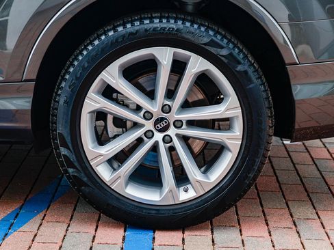 Certified 2025 Audi Q7 3.0T Premium w/ Convenience Package image 10