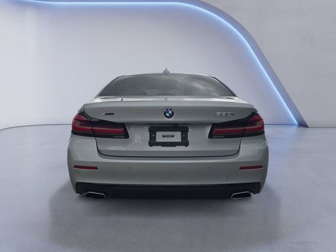 Used 2021 BMW 530i xDrive w/ Premium Package AWD/4WD image 4