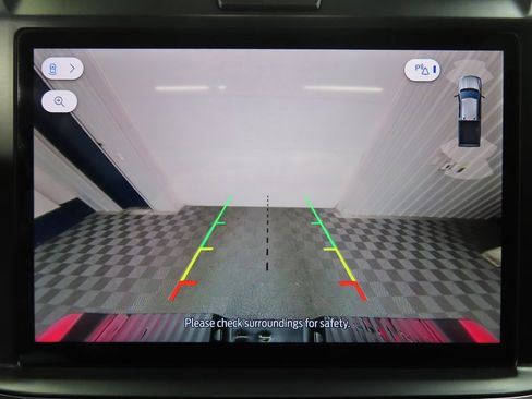 Used 2025 Ford F250 Platinum image 17