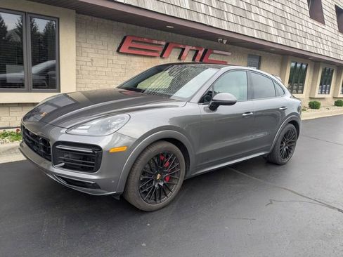 Used 2022 Porsche Cayenne GTS AWD/4WD image 1