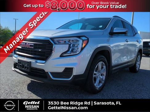 Used 2022 GMC Terrain SLE w/ Driver Convenience Package image 1