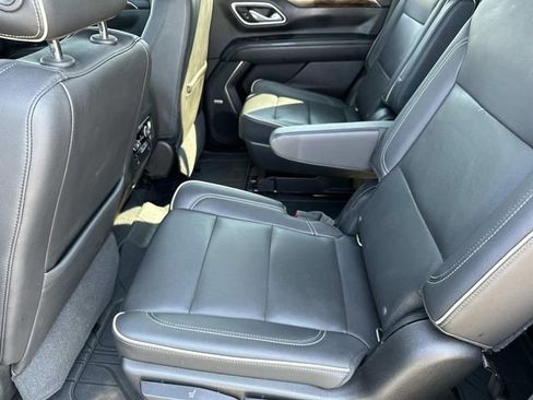 Used 2021 Chevrolet Tahoe Premier w/ Premium Package image 26