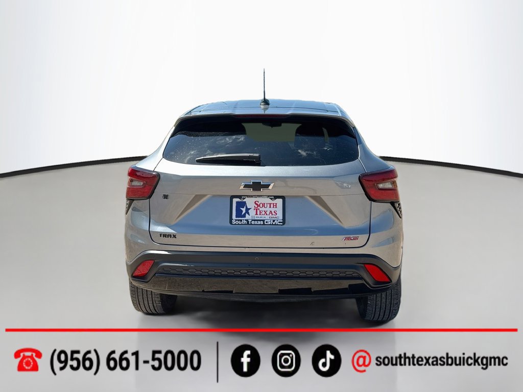 Used 2025 Chevrolet Trax RS w/ Driver Confidence Package FWD image 7