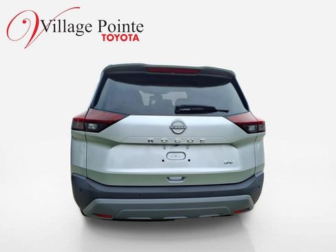 Used 2022 Nissan Rogue SV FWD image 3