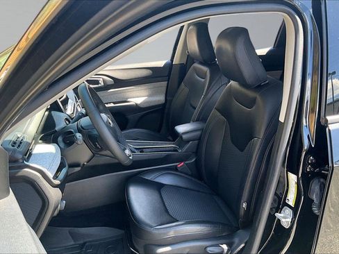 Certified 2022 Jeep Compass Latitude AWD/4WD image 25