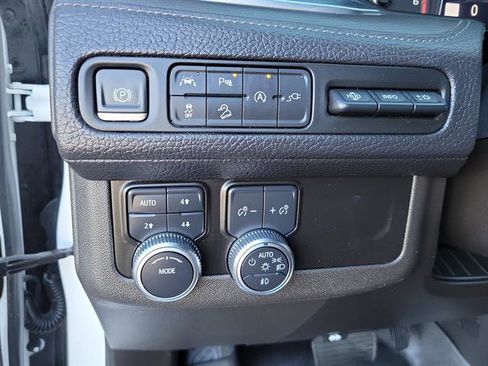 Used 2021 GMC Yukon XL Denali w/ Denali Premium Package image 26