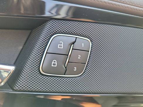 Used 2023 Lincoln Nautilus Reserve AWD/4WD image 11