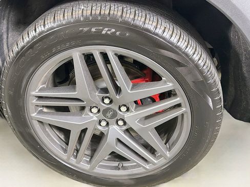 Used 2025 Ford Explorer ST-Line w/ ST-Line Street Pack AWD/4WD image 35