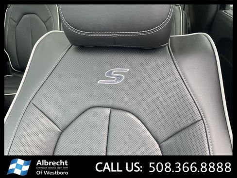 New 2026 Chrysler Pacifica Limited image 26